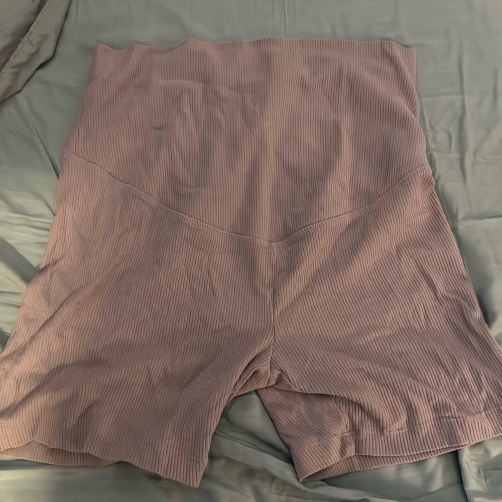 Old navy maternity biker shorts